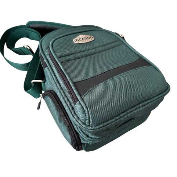 Ricardo Beverly Hills Luggage Canvas Shoulder Carry On Bag - Picture 4 of 14